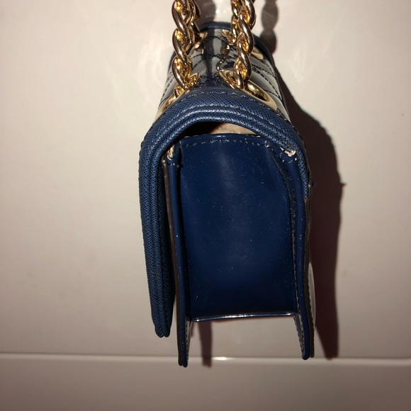 Calvin Klein mini box crossbody - Picture 4 of 6